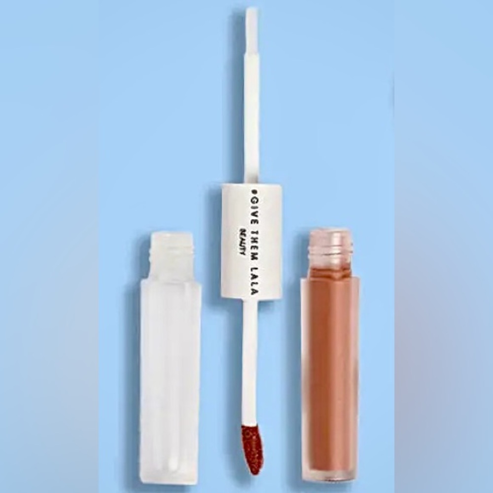 GIVE THEM LALA BEAUTY || Matte + Moisture Lip Wand Duo in Birthday Suit ✨NIB✨